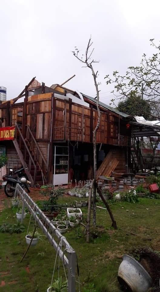 Ông Chính còn cho biết thêm, huyện đã cử cán bộ xuống phối hợp với các xã, thị trấn để nắm tình hình, hỗ trợ người dân di dời tài sản đến nơi an toàn và thống kê thiệt hại.