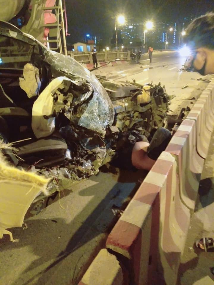 Một lãnh đạo CSGT Đội 4, Công an TP Hà Nội xác nhận vụ việc trên và cho biết, vụ tai nạn trên cầu Vĩnh Tuy đã khiến 1 người tử vong, còn lái xe khi xảy ra tai nạn đã rời khỏi hiện trường và đến thời điểm hiện tại vẫn chưa trình diện cơ quan chức năng để xử lý vụ việc.
