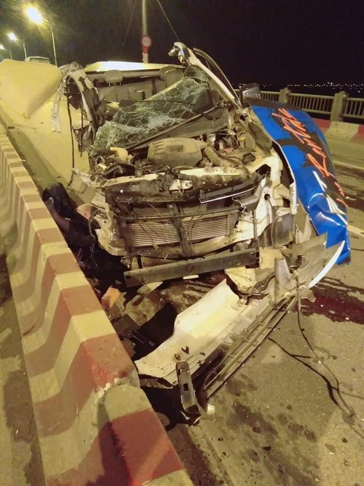 Hiện vụ tai nạn trên cầu Vĩnh Tuy, khiến 1 người chết lái xe bỏ đi khỏi hiện trường đang được cơ quan chức năng điều tra, làm rõ. Xem thêm video: Cầu Vĩnh Tuy tắc cứng vì tai nạn. Nguồn: VTC 14.