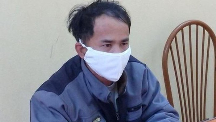 Đến khoảng 13h ngày 13/4, Công an huyện Yên Bình đã tiến hành bắt giữ đối tượng Mai Văn Hải (SN 1979) có hộ khẩu thường trú tại thôn Duy Dương, xã Trung Lương, huyện Bình Lục, tỉnh Hà Nam. Hải khai khoảng 6 tháng trước quen biết chị Trần Thị K.O. (SN 1986, trú tại xã Phú Thịnh, huyện Yên Bình) qua mạng xã hội. Đến ngày 11/4, đối tượng đi xe máy từ Hà Nam lên nhà chị O. 