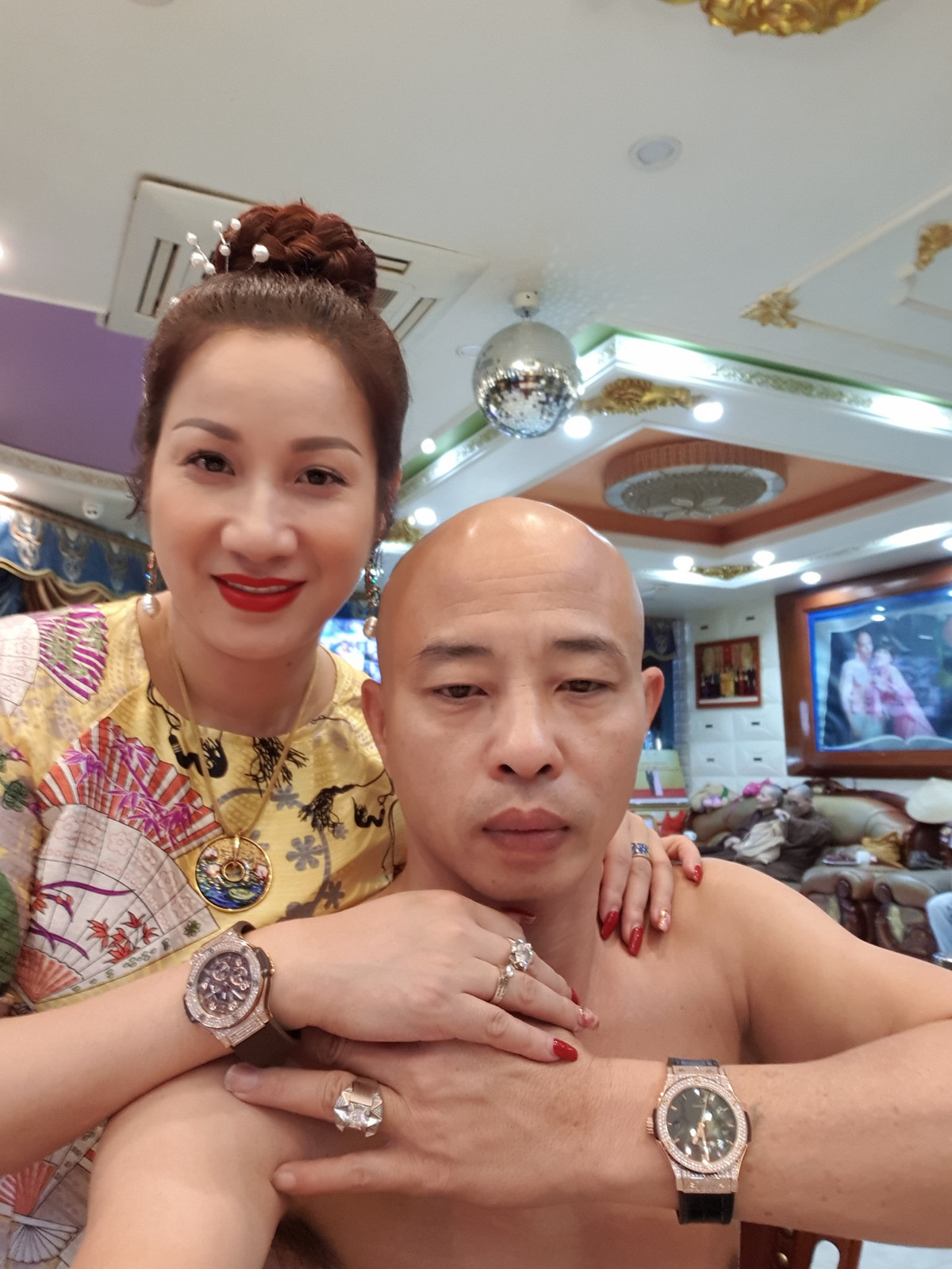 Sau khi tiếp nhận đơn tố giác tội phạm, Công an tỉnh Thái Bình chỉ đạo PC02, Công an TP Thái Bình điều tra. Quá trình điều tra ban đầu xác định vào 10h40 ngày 30/3, anh Trịnh Ngọc Anh và Nguyễn Đức Dương (SN 1984, trú tại Đồng Giang, Đông Hưng, Thái Bình), lái xe chạy tuyến Thái Bình – Hà Nội thuộc Công ty Phúc Cường có nhận vận chuyển một gói tài liệu của Công ty TNHH Đường Dương từ Thái Bình đi Hà Nội.