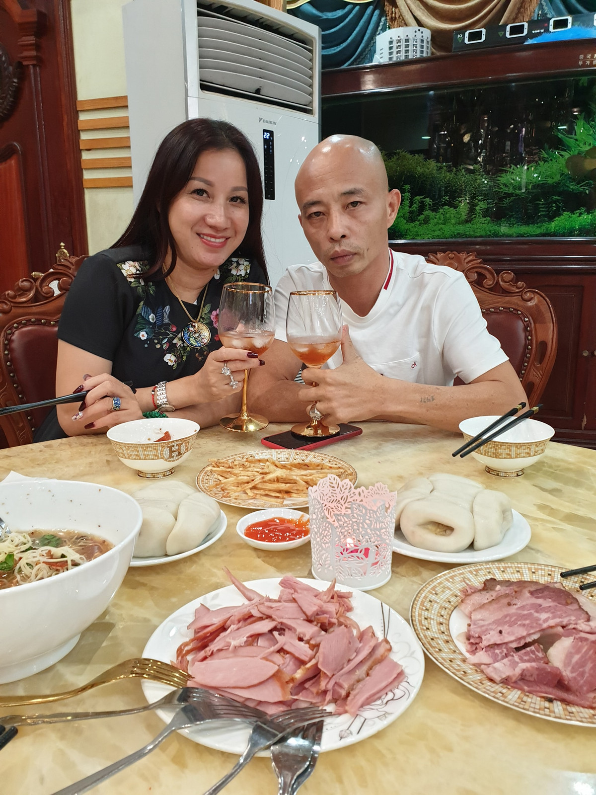 Đến khoảng 18h20 ngày 30/3, anh Trịnh Ngọc Anh và Phạm Văn Quang (SN 1978, trú tại tổ 3 phường Trần Lãm, TP Thái Bình, người điều hành Công ty Phúc Cường) đến nhà Nguyễn Xuân Đường, cũng là trụ sở Công ty TNHH Đường Dương.