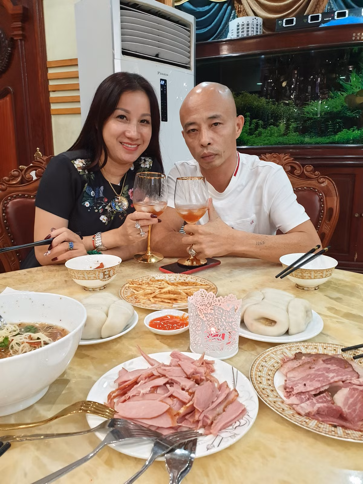 Đến khoảng 18h20 ngày 30/3, anh Trịnh Ngọc Anh và Phạm Văn Quang (SN 1978, trú tại tổ 3 phường Trần Lãm, TP Thái Bình, người điều hành Công ty Phúc Cường) đến nhà Nguyễn Xuân Đường, cũng là trụ sở Công ty TNHH Đường Dương.