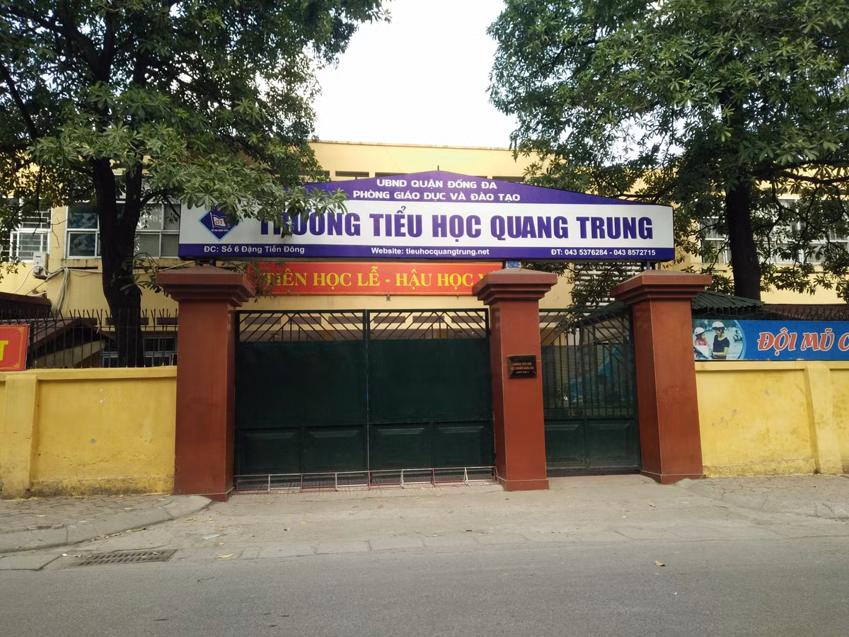 Ha Noi: Tam dinh chi co giao bat hoc sinh tat ban 50 cai