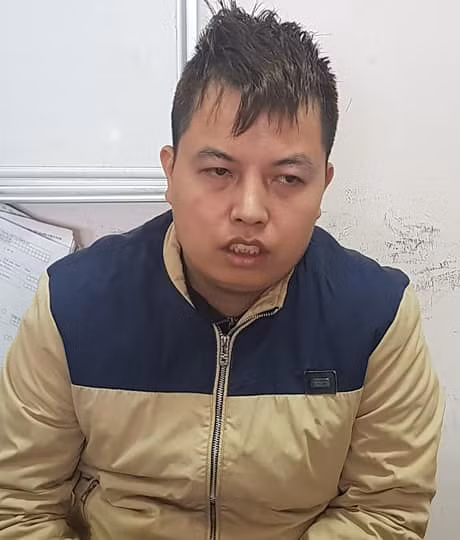 Canh sat bat giu “trum” cam dau duong day mua ban than giua Ha Noi