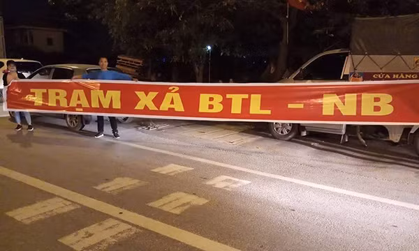 Tai xe “cam chot” o BOT Bac Thang Long - Noi Bai thu phi “ho“-Hinh-4