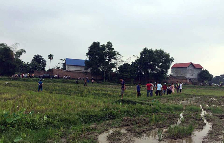 Hiện hai người đàn ông đã được bàn giao cho Công an huyện Sóc Sơn tiếp tục điều tra, xử lý.