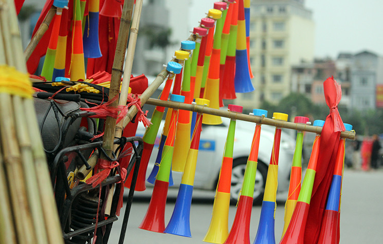 Kèn Vuvuzela là mặt hàng được CĐV ưu chuộng nhất.