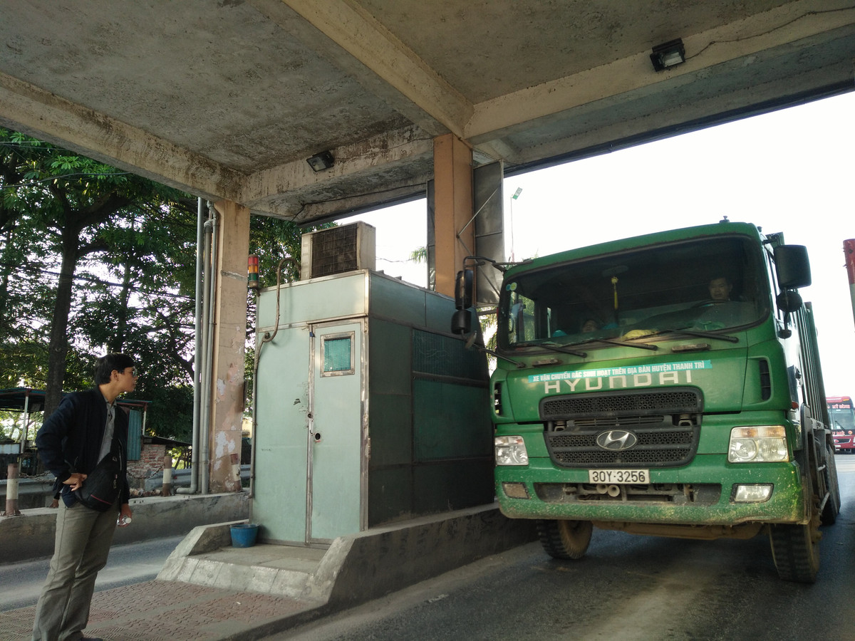 Nhiều tài xế khi di chuyển qua trạm không hiểu chuyện gì xảy ra. Họ tỏ ra ngỡ ngàng khi thấy trạm BOT Bắc Thăng Long - Nội Bài xả trạm. Trong chiều nay, dù có bóng dáng của cơ quan chức năng tại khu vực BOT Bắc Thăng Long - Nội Bài, tuy nhiên những cảnh sát này chỉ đứng theo dõi diễn biến và chưa có bất kỳ sự can thiệp nào.