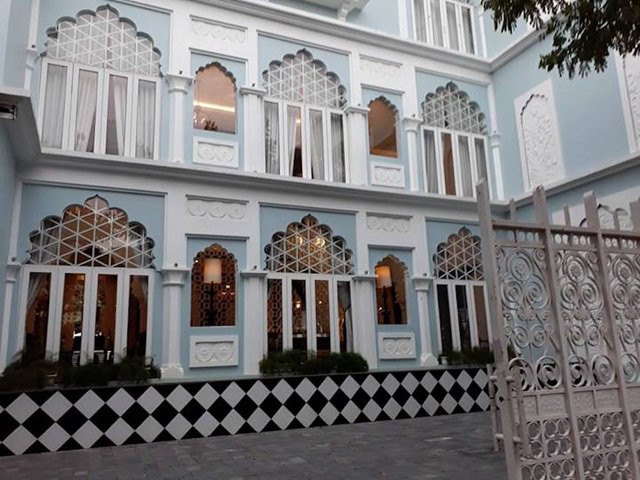 Chua thoat an ban lua Tau: Khaisilk am tham ban 2 lau dai ngan ty