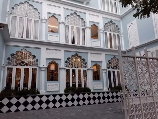 Chua thoat an ban lua Tau: Khaisilk am tham ban 2 lau dai ngan ty