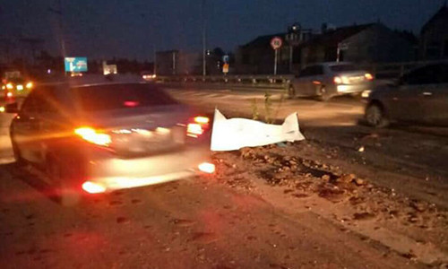 4 o to dam nhau lien hoan tren duong ra san bay Noi Bai-Hinh-3