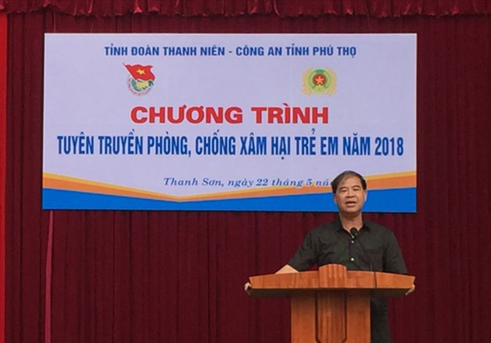 Hieu truong dam o nhieu nam sinh o Phu Tho da xin loi toan truong?