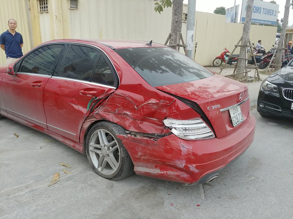 4 o to dam lien hoan tren duong To Huu, Ha Noi-Hinh-3