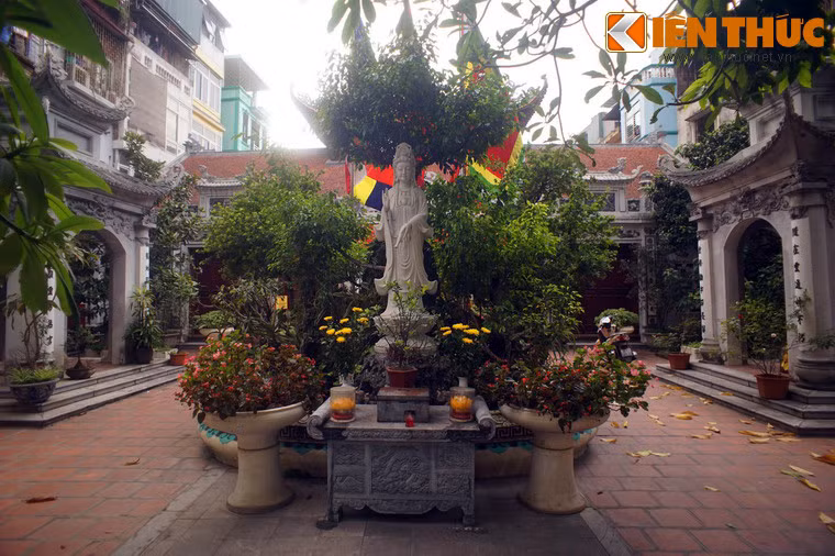 Trong nhiều thế kỷ, chùa Huyền Thiên đã được coi là một danh lam thắng cảnh tuyệt vời của Kinh thành Thăng Long.