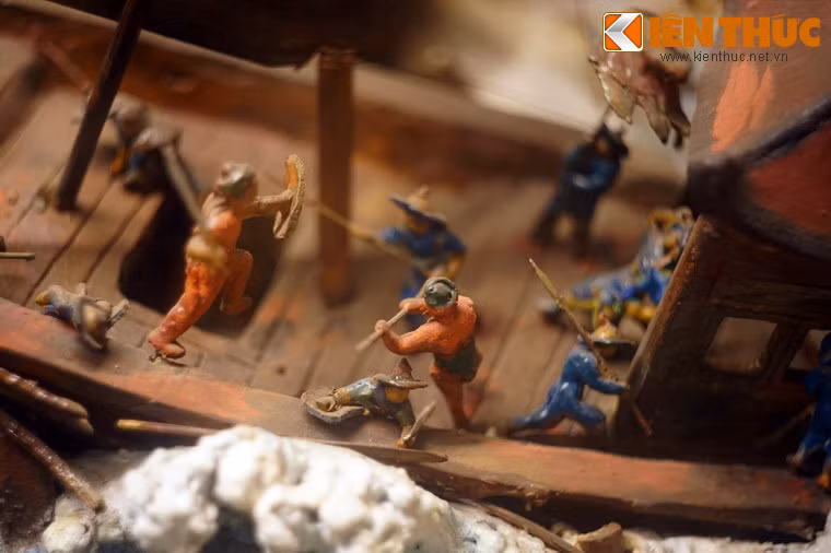 Đòn tấn công bất ngờ và mãnh liệt của người Việt khiến quân Nam Hán thua to, Lưu Hoằng Tháo bỏ mạng cùng với quá nửa quân sĩ.