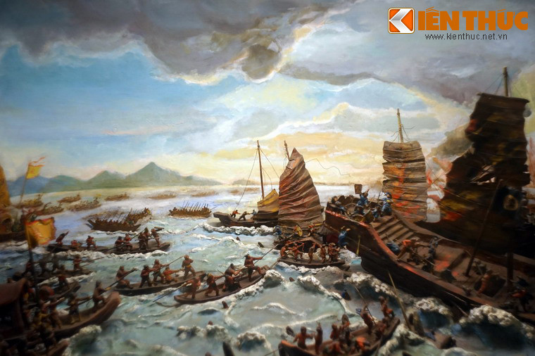 Tại bảo tàng Lịch sử Quốc gia (Hà Nội), mô hình thu nhỏ của Trận Bạch Đằng năm 938 đã được phục dựng công phu, giúp cho người xem có hình dung trực quan và sinh động về thời khắc hào hùng của cha ông cách đây hơn 1.000 năm.