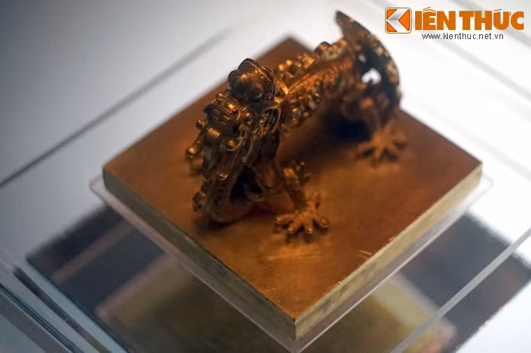 Một số hình ảnh khác về ấn Quốc gia tín bảo.