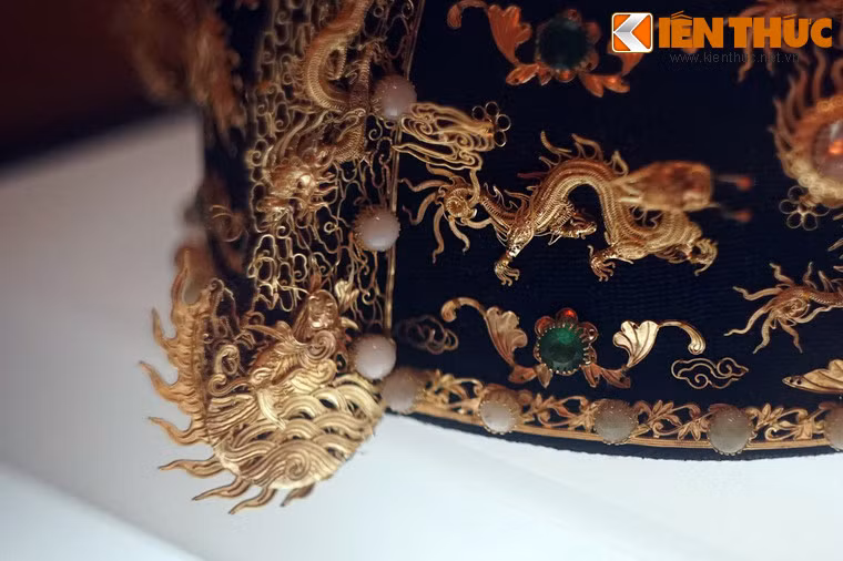 Phải đến những năm gần đây, mũ thượng triều mới được phục chế và trưng bày tại bảo tàng để phục vụ nhu cầu tham quan, nghiên cứu của các tầng lớp nhân dân.