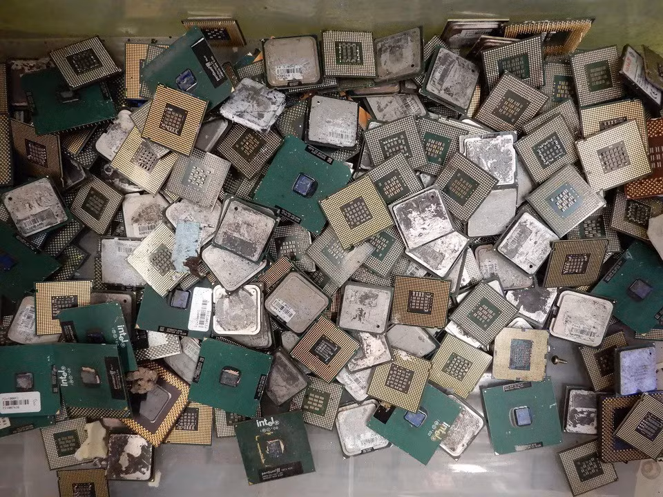 Thu bon tien tu viec nhat rac ban sang cac nuoc phat trien