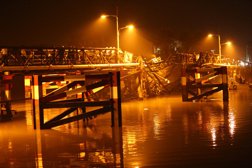 Hiện trường vụ sập cầu Long Kiển, TP.HCM.