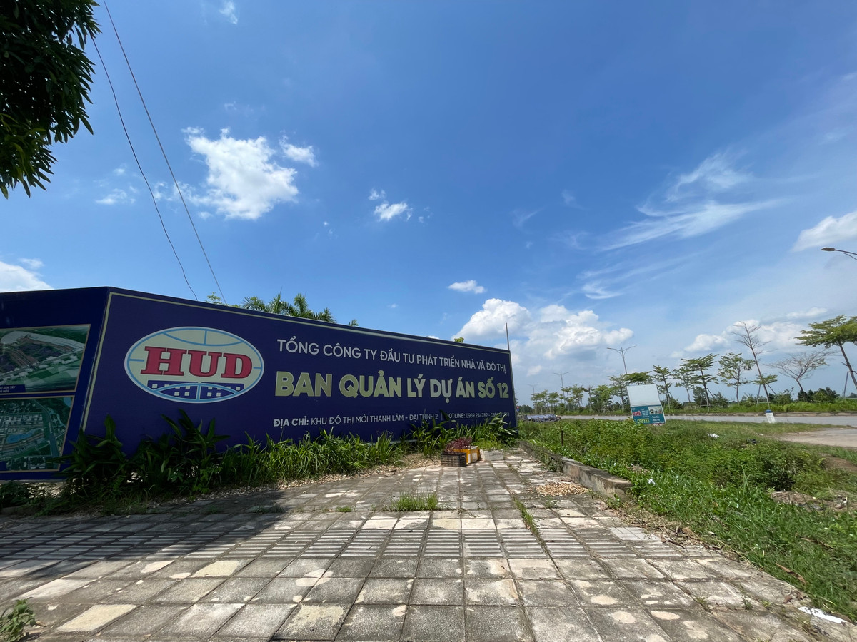 Liên quan việc khắc phục các vi phạm tại dự án KĐT Thanh Lâm - Đại Thịnh 2, trong các ngày 19 và 25/6, PV đã đến liên hệ làm việc với Sở Xây dựng TP Hà Nội, UBND huyện Mê Linh và Tổng HUD, song đến ngày 12/7 vẫn chưa nhận được thông tin phản hồi.