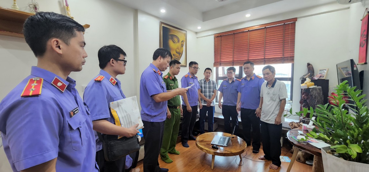 Giám đốc công ty đấu giá hợp danh Vạn Quảng Phát bị bắt - Hình 2 Giam doc cong ty dau gia hop danh Van Quang Phat bi bat-Hinh-2