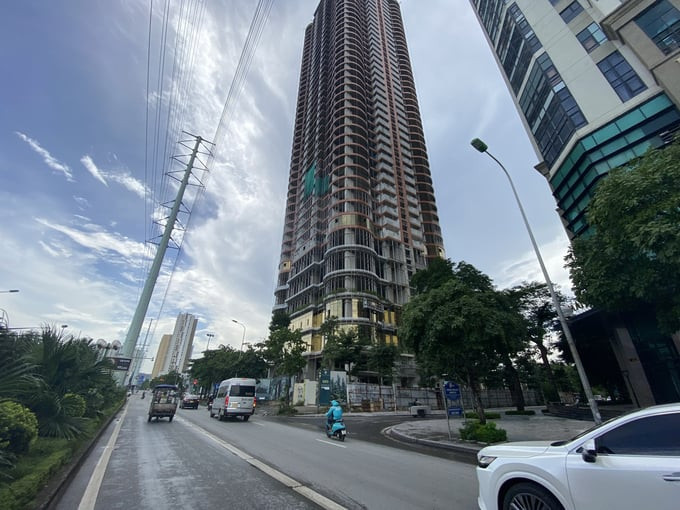 Theo thông tin từ chủ đầu tư, đến tháng 6/2024, dự án đã hoàn thành được 85%, và dự kiến sẽ bàn giao nhà cho khách hàng vào tháng 12/2024. (Ảnh: Chất lượng và Cuộc sống).