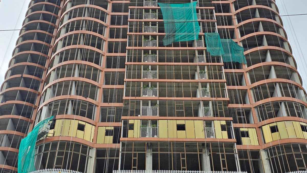 Hiện nay, trên thị trường địa ốc, các căn hộ dự án QMS Top Tower được môi giới chào bán với mức giá khoảng 60-73 triệu đồng/m2 (chưa kèm VAT). (Ảnh: Tiền Phong).