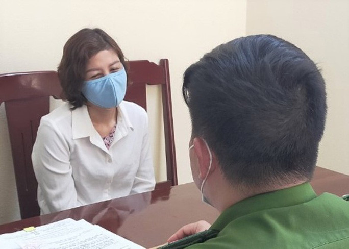 Chong vua di tu, vo o nha tiep tuc di buon ban ma tuy