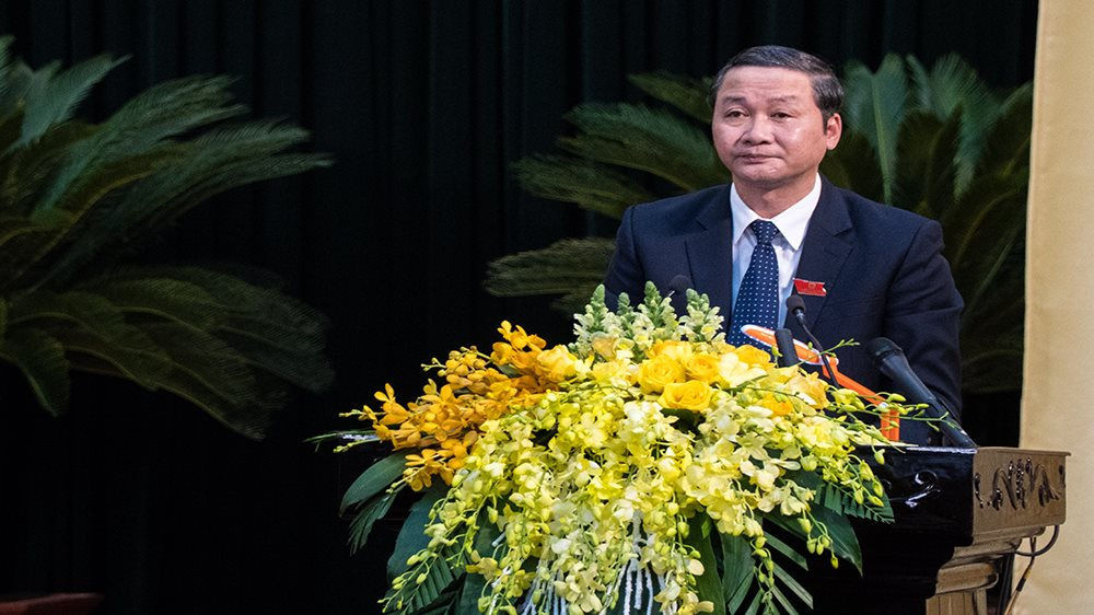 Tháng 9/1998-9/2000: Đi học tại Học viện Chính trị - Hành chính Quốc gia Hồ Chí Minh (hệ cử nhân). Tháng 10/2000-11/2000: Ủy viên Ban Thường vụ Tỉnh Đoàn, Trưởng Ban Phong trào Tỉnh Đoàn. Tháng 12/2000-4/2002: Phó Bí thư Thường trực Tỉnh Đoàn Thanh Hóa.