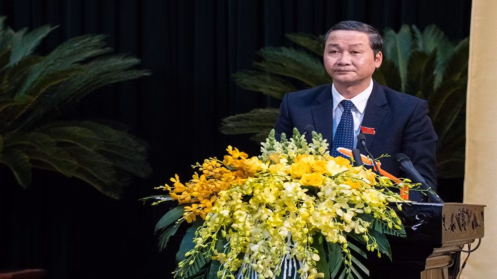 Tháng 9/1998-9/2000: Đi học tại Học viện Chính trị - Hành chính Quốc gia Hồ Chí Minh (hệ cử nhân). Tháng 10/2000-11/2000: Ủy viên Ban Thường vụ Tỉnh Đoàn, Trưởng Ban Phong trào Tỉnh Đoàn. Tháng 12/2000-4/2002: Phó Bí thư Thường trực Tỉnh Đoàn Thanh Hóa.