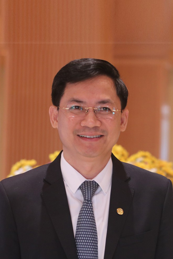 Ông Hà Minh Hải, sinh ngày 14/2/1969, quê ở Xuân Thành, Thọ Xuân, Thanh Hoá. Trình độ: Thạc sĩ kinh tế, cử nhân luật; cao cấp chính trị.