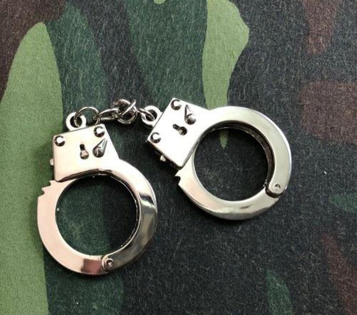  Khởi tố nguyên cán bộ công an phường liên quan vụ án cướp tài sản: Ngày 24/6, Công an quận Lê Chân, Hải Phòng đã khởi tố bị can Phan Ánh Dương (33 tuổi, nguyên cán bộ Công an phường Trại Chuối, quận Hồng Bàng) về tội Cướp tài sản xảy ra tại tại quán cà phê trên đường Hai Bà Trưng (phường An Biên, quận Lê Chân) ngày 17/7/2020. 