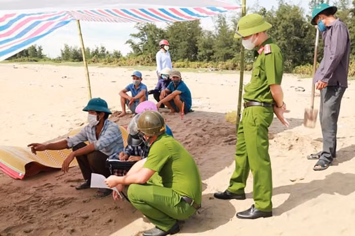 Tin nong 24/6: Nguoi phu nu tu vong tren bien, co co vet cat
