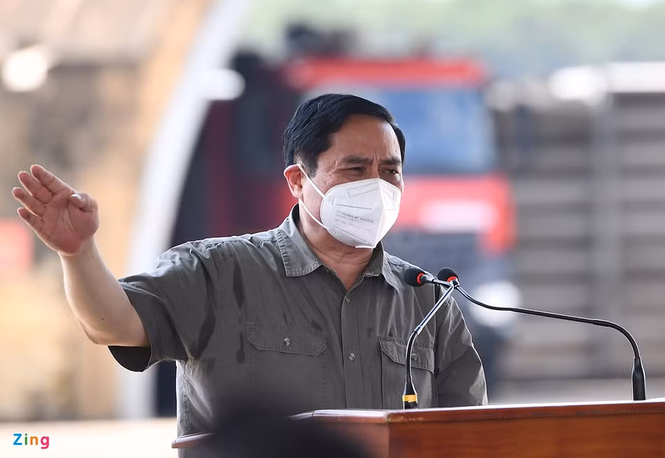 Ông mong muốn các chiến sĩ phát huy truyền thống anh hùng của quân đội, của lực lượng phòng không - không quân. 