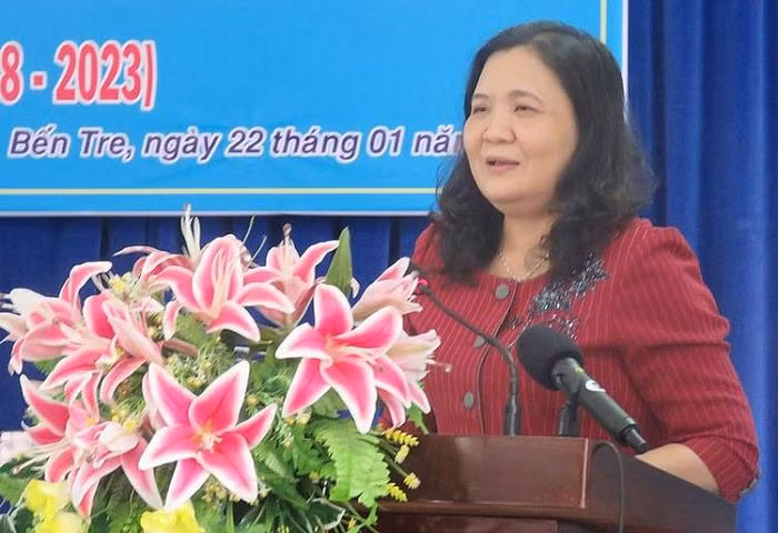 HĐND tỉnh Bến Tre nhất trí bầu bà Hồ Thị Hoàng Yến giữ chức Chủ tịch HĐND tỉnh khóa X nhiệm kỳ 2021-2026. Bà Hồ Thị Hoàng Yến cũng là phụ nữ đầu tiên được bầu giữ chức vụ này.