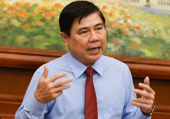 Đến tháng 3/2015, ông được Trung ương điều động trở lại TP.HCM giữ cương vị Phó Bí thư Thành ủy nhiệm kỳ 2010-2015. Tại đại hội đại biểu Đảng bộ TP.HCM khóa X, nhiệm kỳ 2015-2020 tổ chức vào giữa tháng 10/2015, ông Phong tái cử Phó Bí thư Thành ủy TP.HCM.