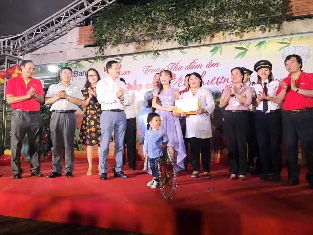 Hoạt động cộng đồng, thiện nguyện đã trở thành một phần cuộc sống của lãnh đạo, nhân viên của Hãng, đã mang đến nụ cười, niềm hạnh phúc cho các em nhỏ trong mùa trung thu ấm áp.