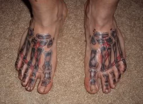 Hình xăm quái dị.