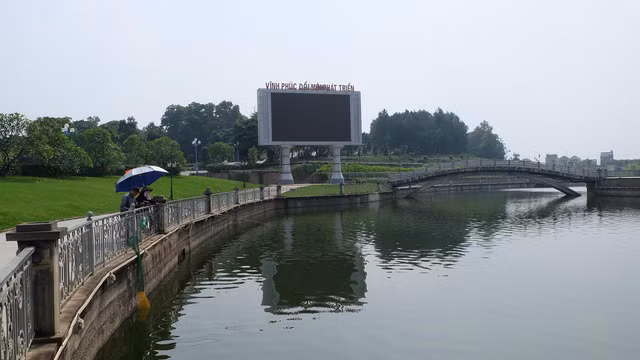 Nguyen chu tich tinh Vinh Phuc: “Toi noi thang 1cm dat toi khong lay”