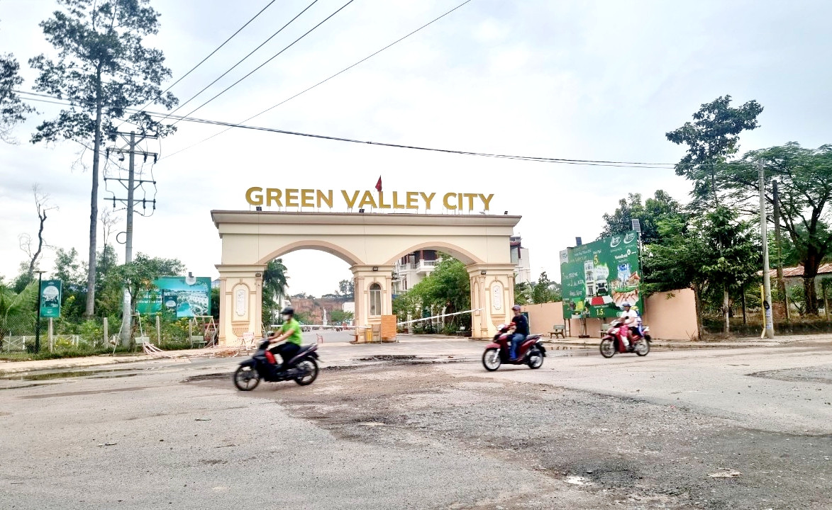 Dự án Green Valley City: Khách hàng không biết sổ hồng bị mang đi thế chấp (Kỳ 2) - Hình 2 Du an Green Valley City: Khach hang khong biet so hong bi mang di the chap (Ky 2)-Hinh-2