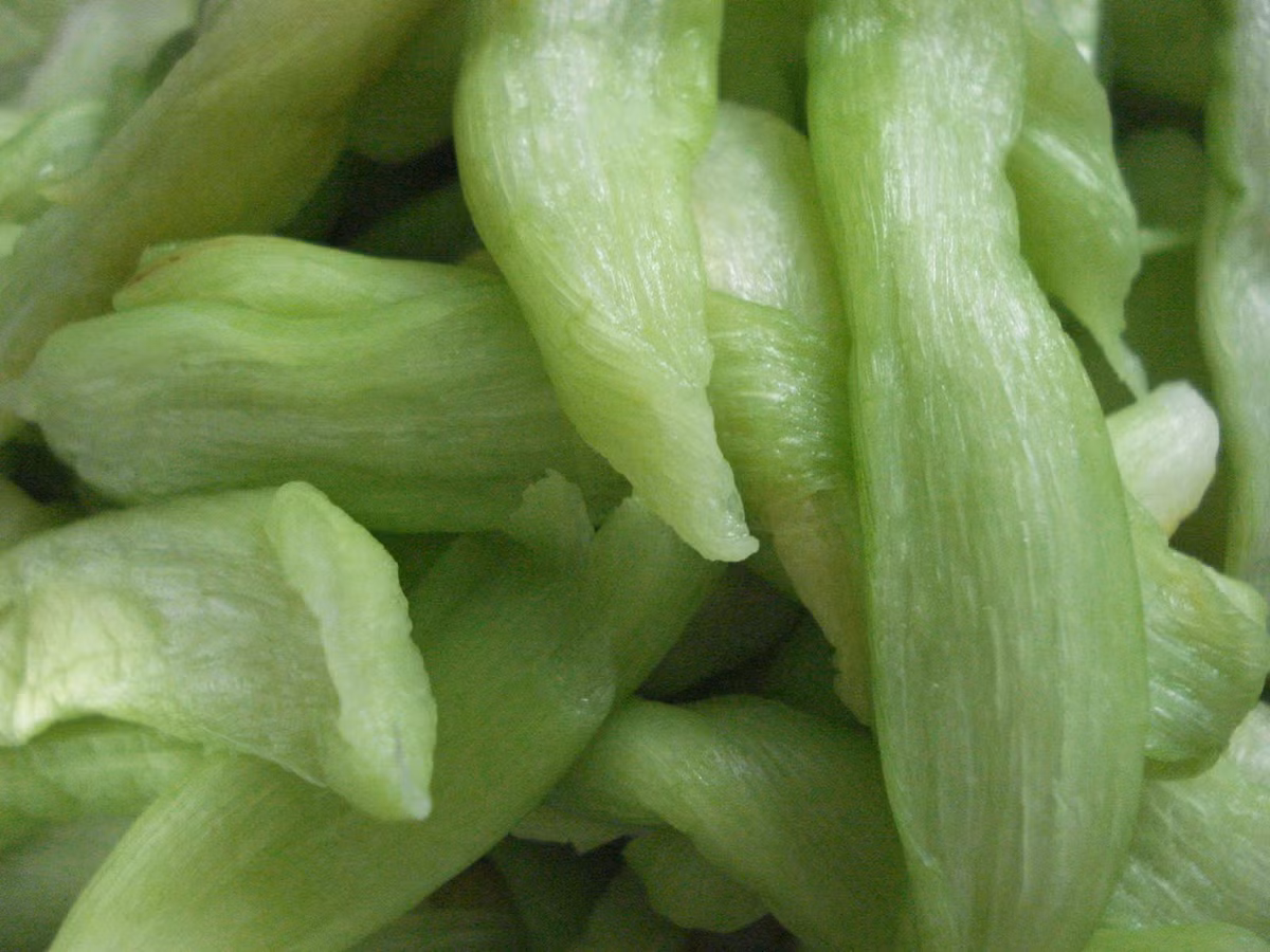 Theo kết quả của một cuộc khảo sát thói quen ăn uống của 50 người có lượng acid uric trong máu cao, có tới 7/10 trường hợp lên cơn đau và có triệu chứng của bệnh gút sau khi ăn dọc mùng. (Ảnh Congthucmonngon)