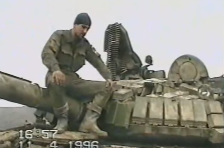 Thứ ba, trước đó tại Chechnya trong tay chính quyền địa phương có một số lượng lớn vũ khí hiện đại, bao gồm cả vũ khí chống tăng.