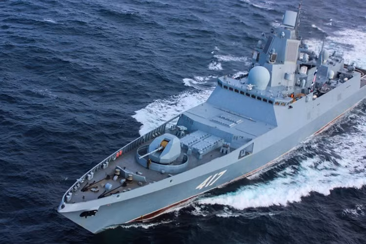 "Ở chiều ngược lại, hải quân Mỹ chẳng thể kiểm soát tàu ngầm Nga, bao gồm cả những tàu ngầm được trang bị vũ khí hạt nhân hoạt động âm thầm ở gần lãnh hải của họ", trang Avia-pro phản bác lại lập luận của phía Mỹ.