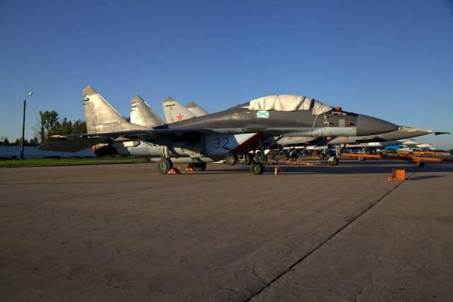 Điều thú vị là việc mua MiG-29 của Ấn Độ là một lô hàng đã sản xuất từ thời Liên Xô, nhưng chưa sử dụng và được niêm phong trong nhà máy MiG. Mặc dù khung, thân của những chiếc máy bay MiG-29A này, được sản xuất vào những năm 1980, nhưng nó chưa bao giờ được bàn giao và bay, vì vậy có thể tính đây là máy bay mới.