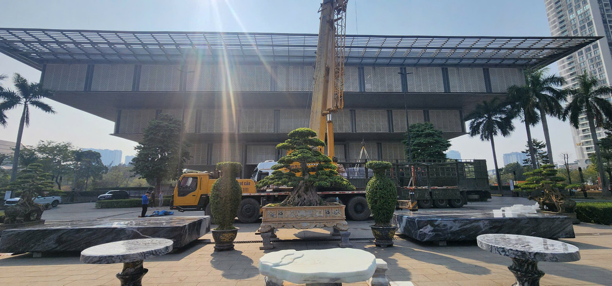 Trên thị trường, đá cẩm thạch có rất nhiều dạng. Chúng được chế tác thành đồ trang sức như vòng, nhẫn hay đồ phong thủy như tượng, tỳ hưu. Tuy nhiên, ở hình dạng cẩm thạch nguyên khối với vân mây nghệ thuật tự nhiên thì giá trị còn phụ thuộc nhiều vào góc nhìn và cảm nhận của người nhìn.