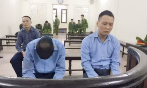 Ha Noi: Vac sung Colt, sung hoa cai ban nguoi vi mau thuan