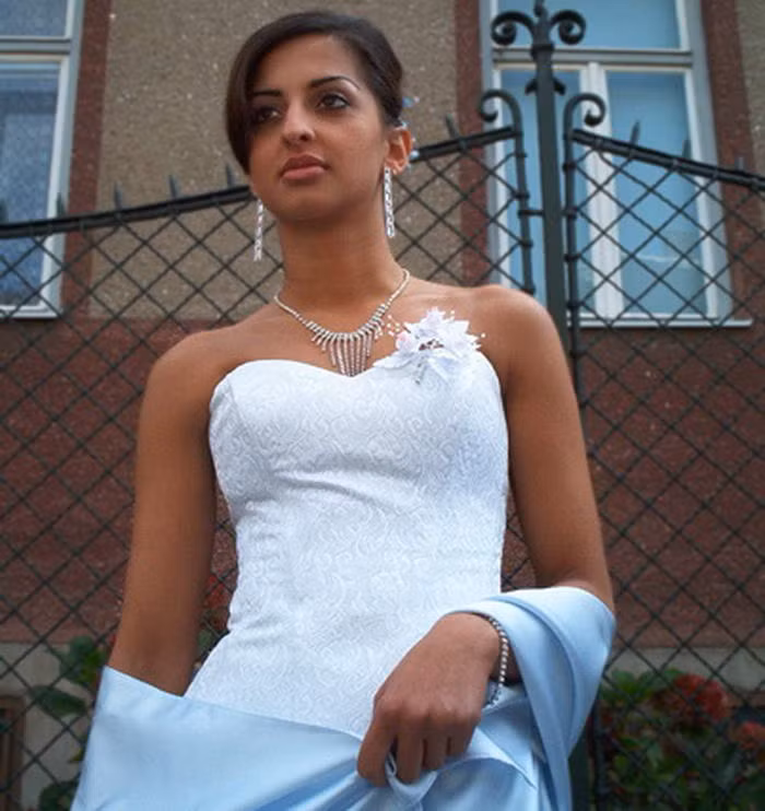 Bắt cóc cô dâu là một trong những tập tục truyền thống độc đáo ở Romania. Phong tục truyền thống này được diễn ra khá phổ biến trong các lễ cưới tại quốc gia ở Đông Nam của châu Âu này.