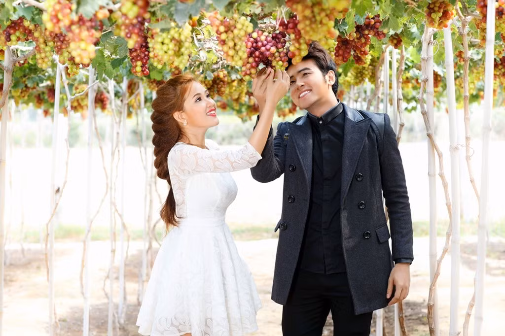 Phương Hằng là diễn viên quen thuộc với màn ảnh nhỏ qua các phim như Thụy khúc, Thứ ba học trò, Chân tình....